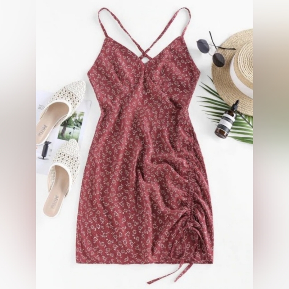 Red Floral Mini Dress Size Medium: M, 6 (V-Neck, Side Gathered, Zaful, Burgundy) - Picture 2 of 7